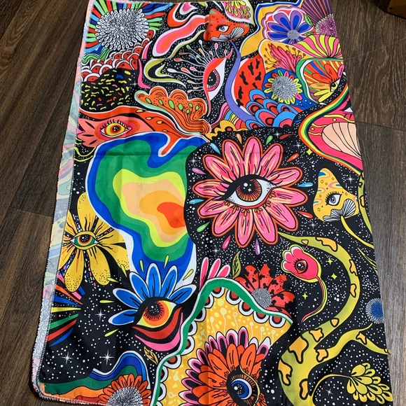 Mushroom Trippy Tapestry Hippie Eyes Colorful Mushrooms (H29.5’ x W39.4’) - Picture 4 of 5